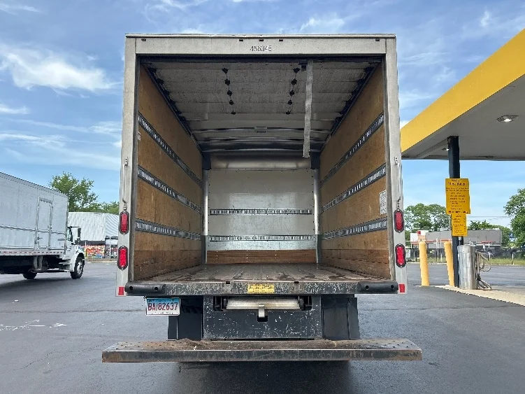 2022 Isuzu NRR in Montgomery, NY — photo 8