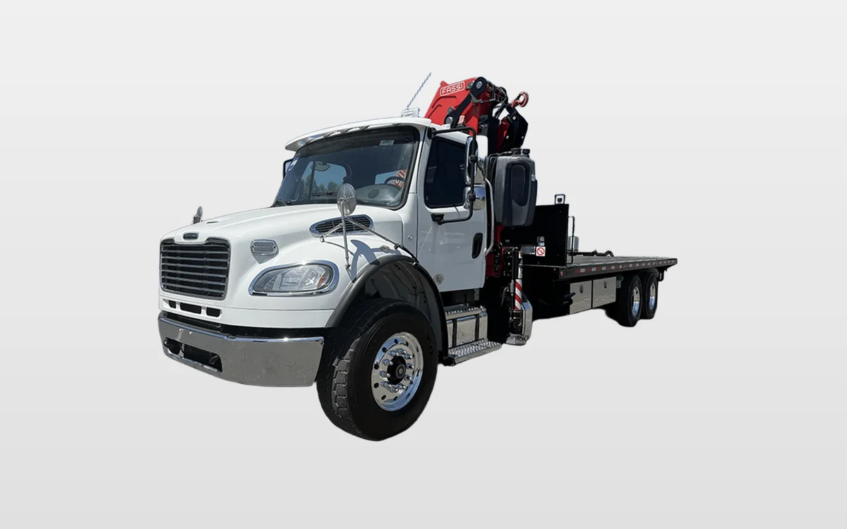2018 Freightliner M2 106 - image 1