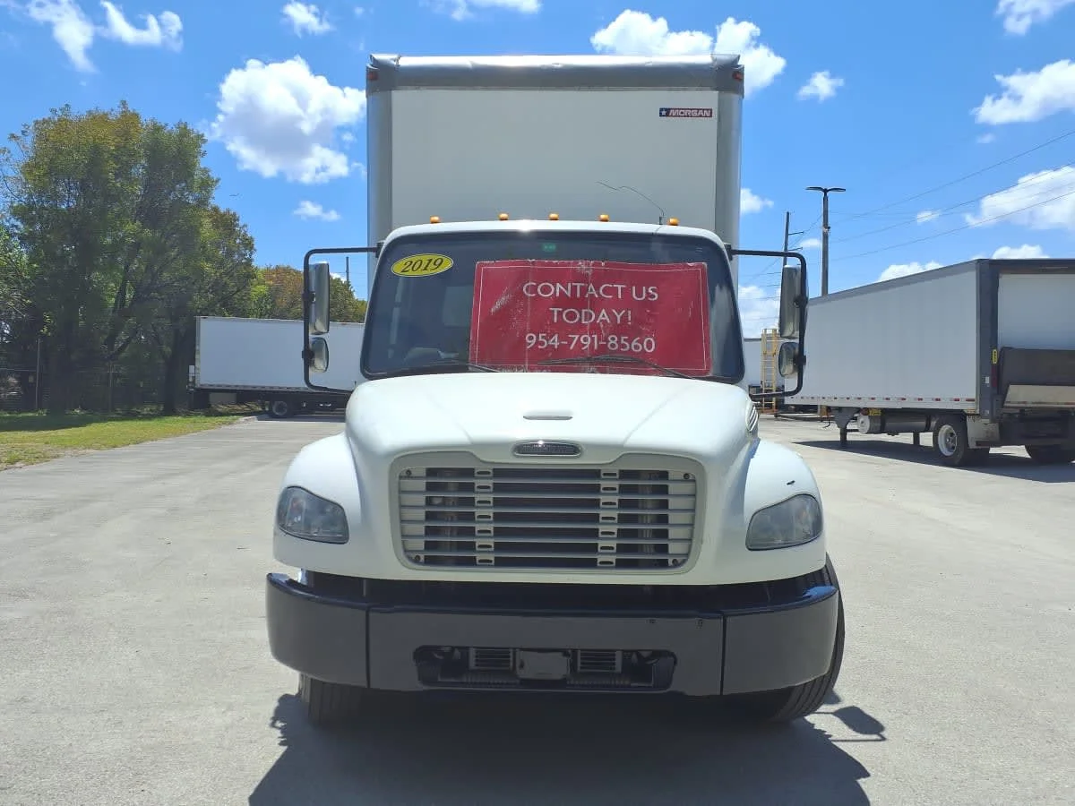 2019 Freightliner M2 106 in Davie, FL — photo 2