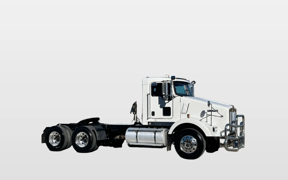 2020 Kenworth T800 - image 1