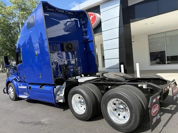 2022 Peterbilt 579 in Medford, OR — photo 6