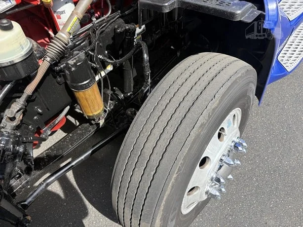 2022 Peterbilt 579 in Medford, OR — photo 9