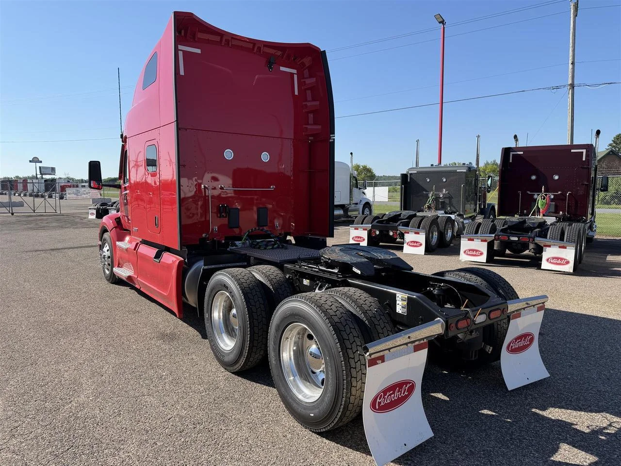 2027 Peterbilt 579 in Rochester, MN — photo 2