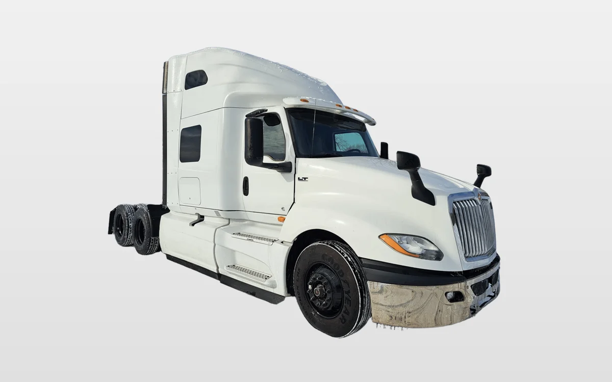 2020 International LT - image 1