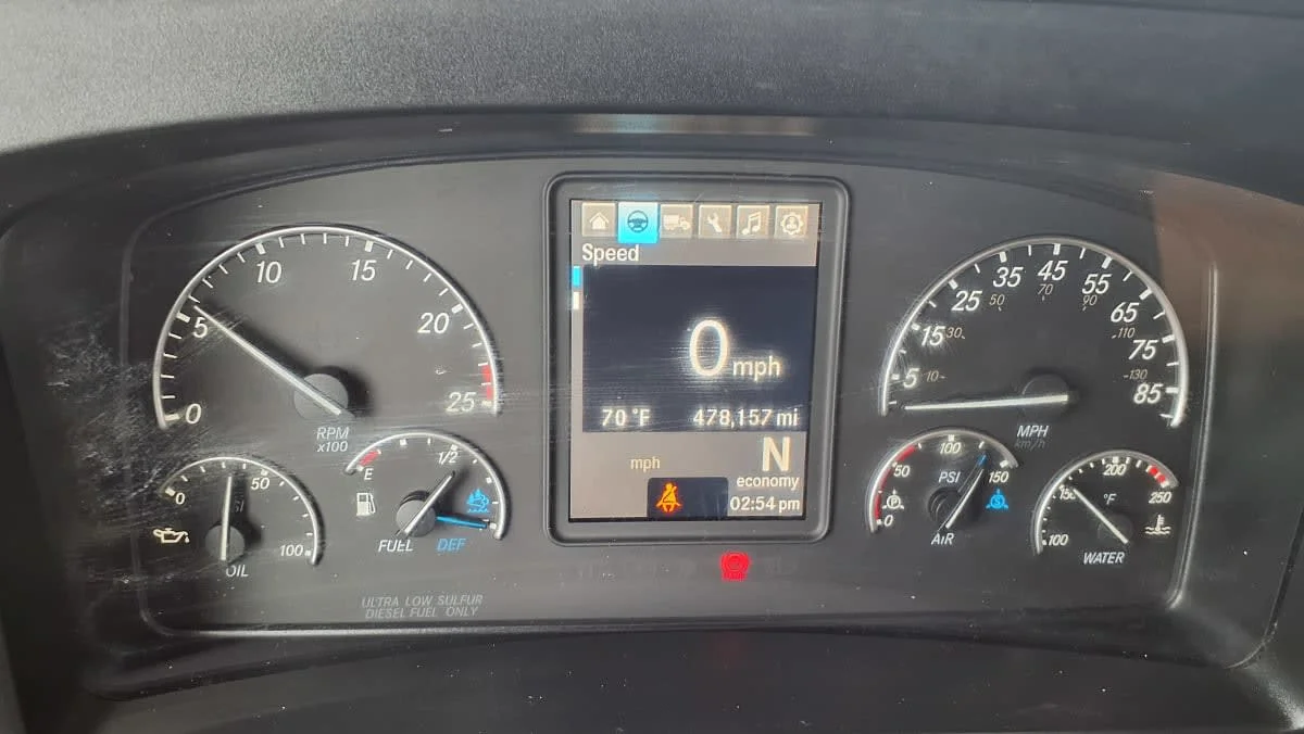 2020 Freightliner Cascadia - image 10