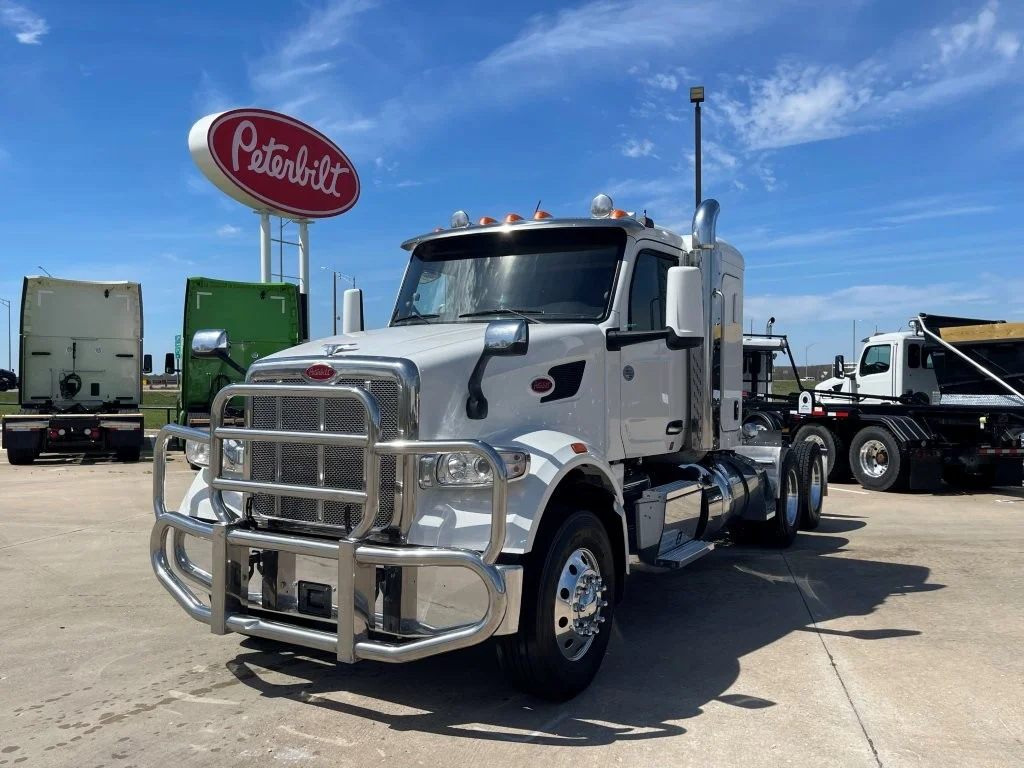 2022 Peterbilt 567 - image 1
