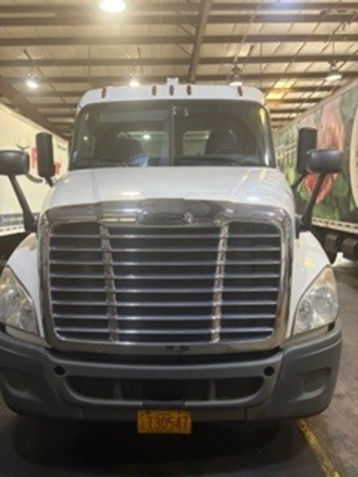 2017 Freightliner Cascadia in Kapolei, HI — photo 2