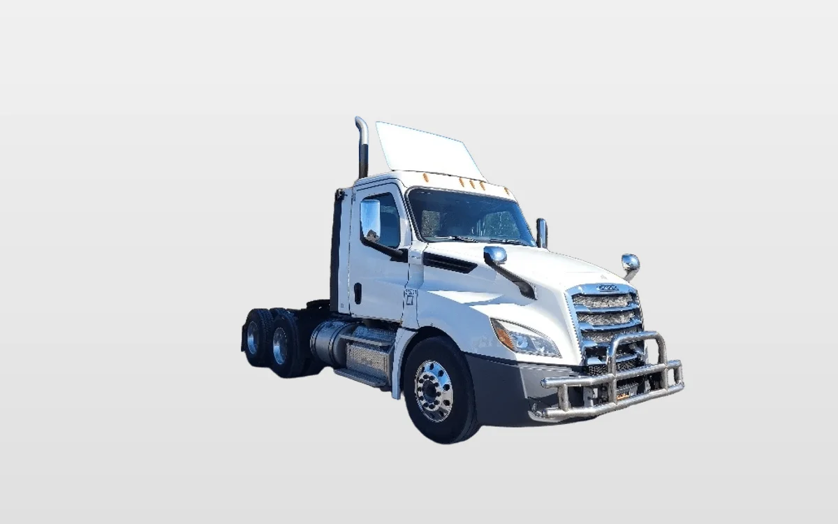 2019 Freightliner Cascadia - image 1