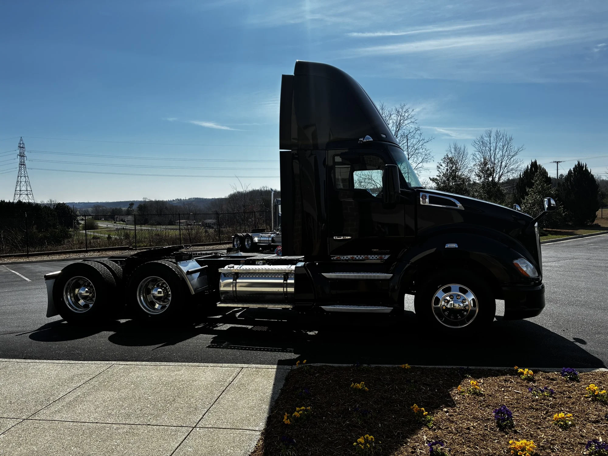 2017 Kenworth T680 - image 4