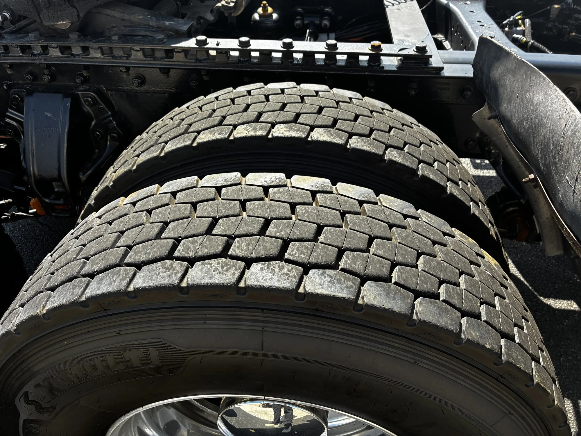 2017 Kenworth T680 - image 6