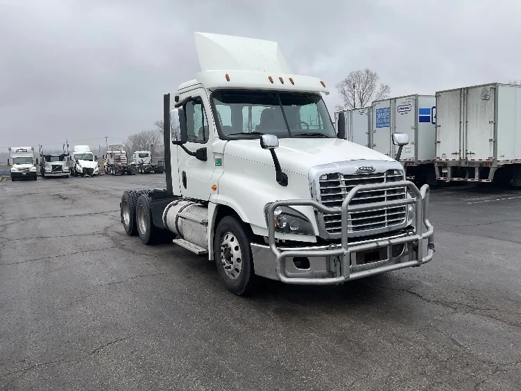 2018 Freightliner Cascadia in Kansas City, MO