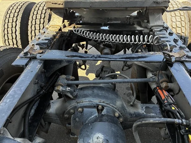 2018 Kenworth T680 - image 5