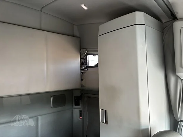 2018 Kenworth T680 - image 45