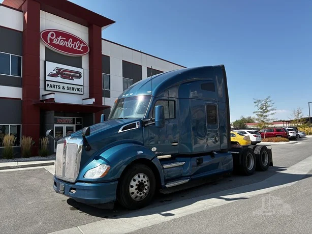 2018 Kenworth T680 - image 1