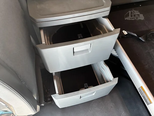 2018 Kenworth T680 - image 44