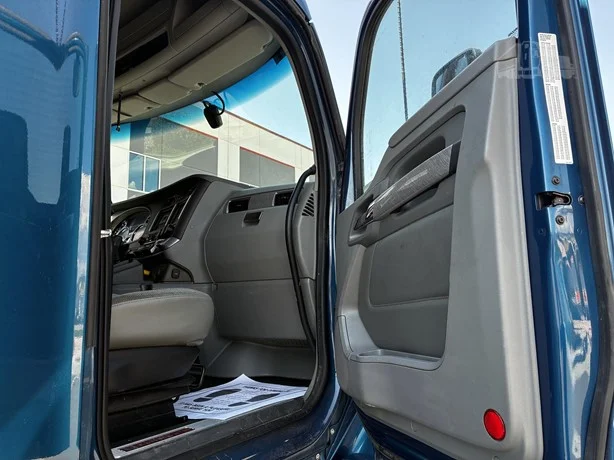 2018 Kenworth T680 - image 17