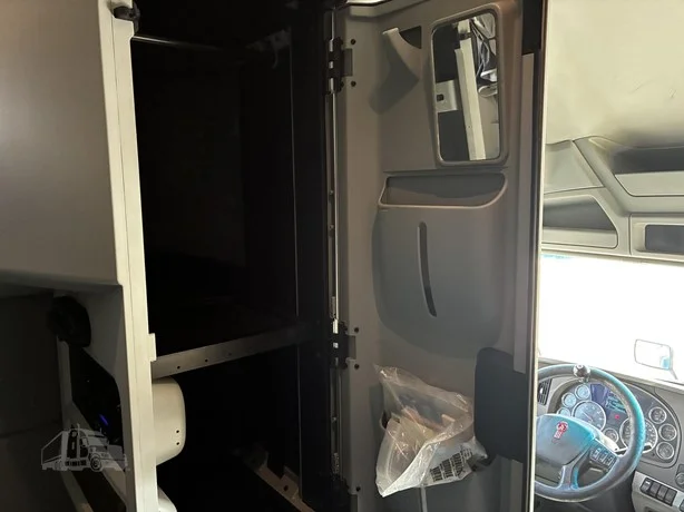 2018 Kenworth T680 - image 46