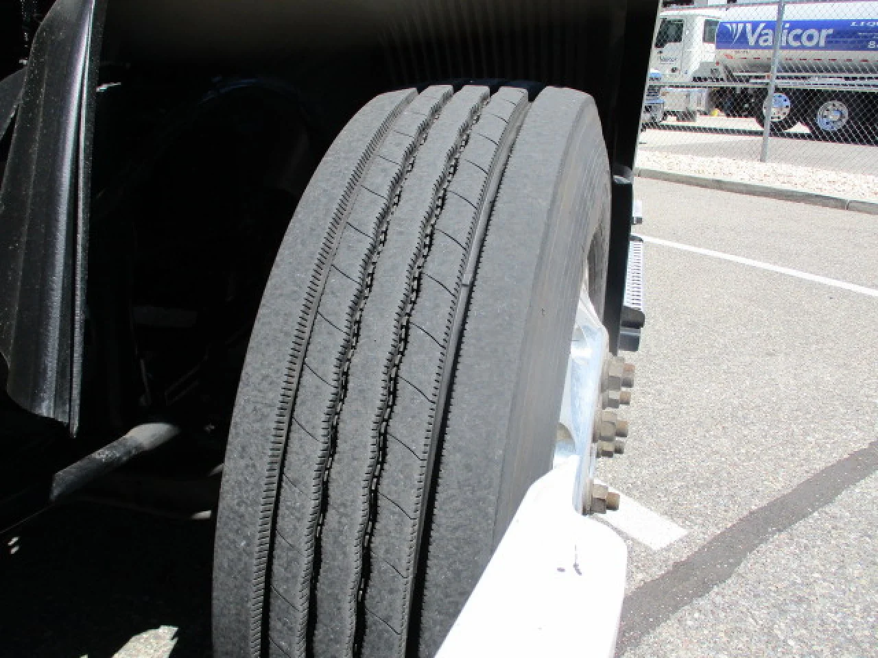 2020 Volvo VNR 640 in Hagerstown, MD — photo 10