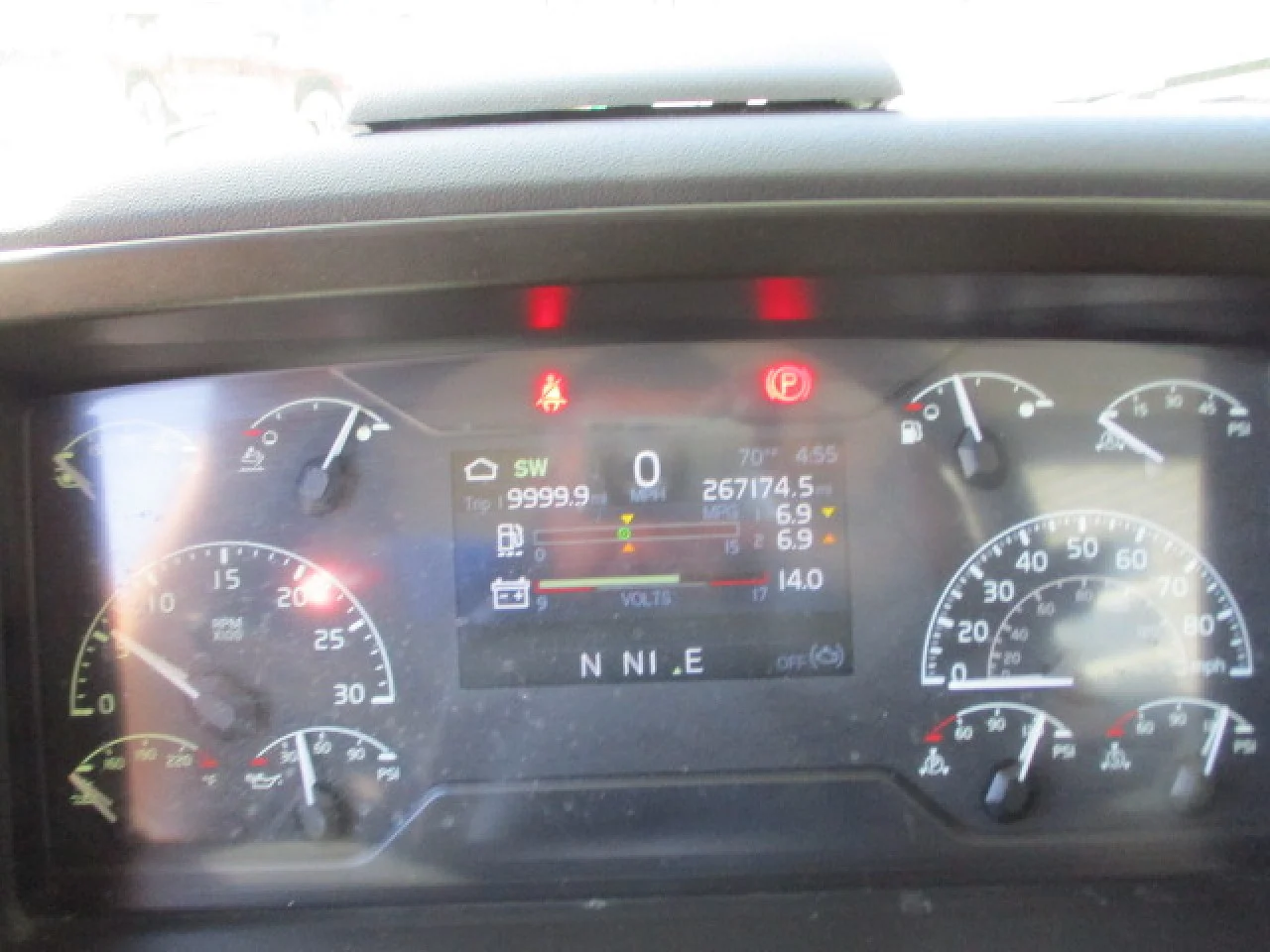 2020 Volvo VNR 640 in Hagerstown, MD — photo 19
