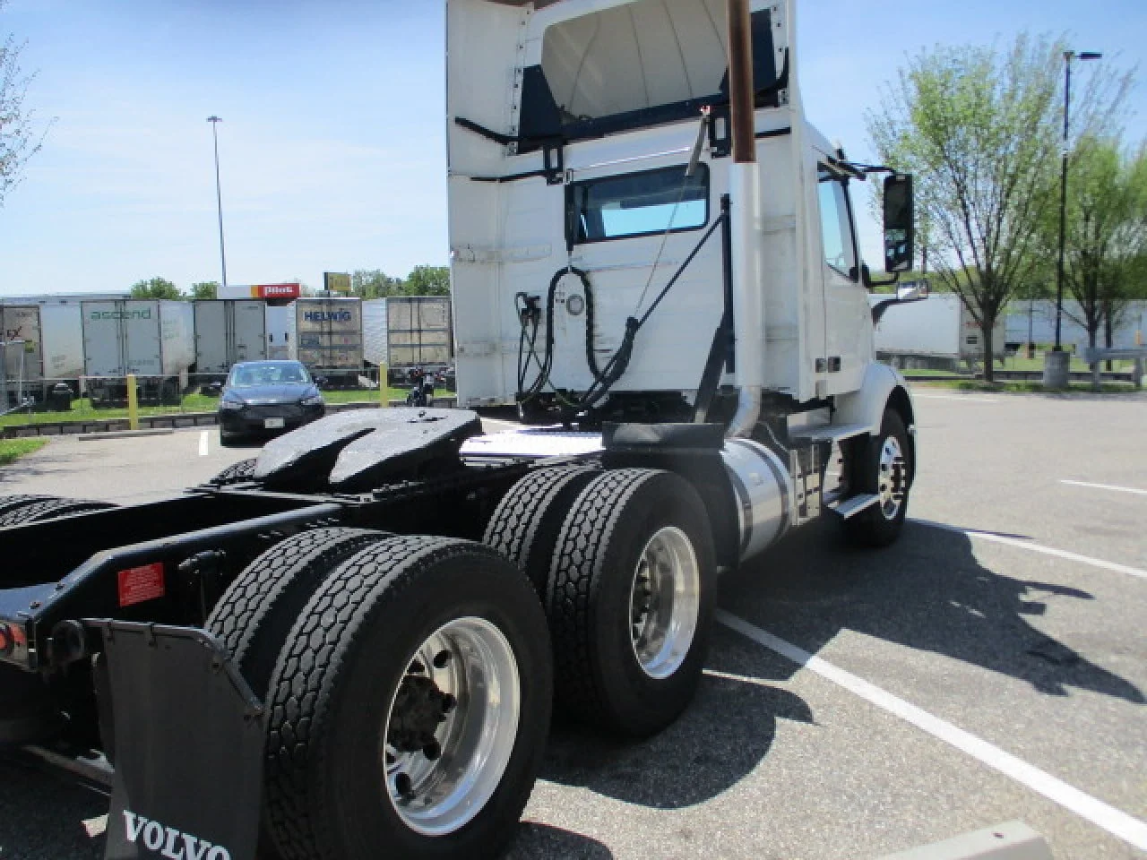 2020 Volvo VNR 640 in Hagerstown, MD — photo 4