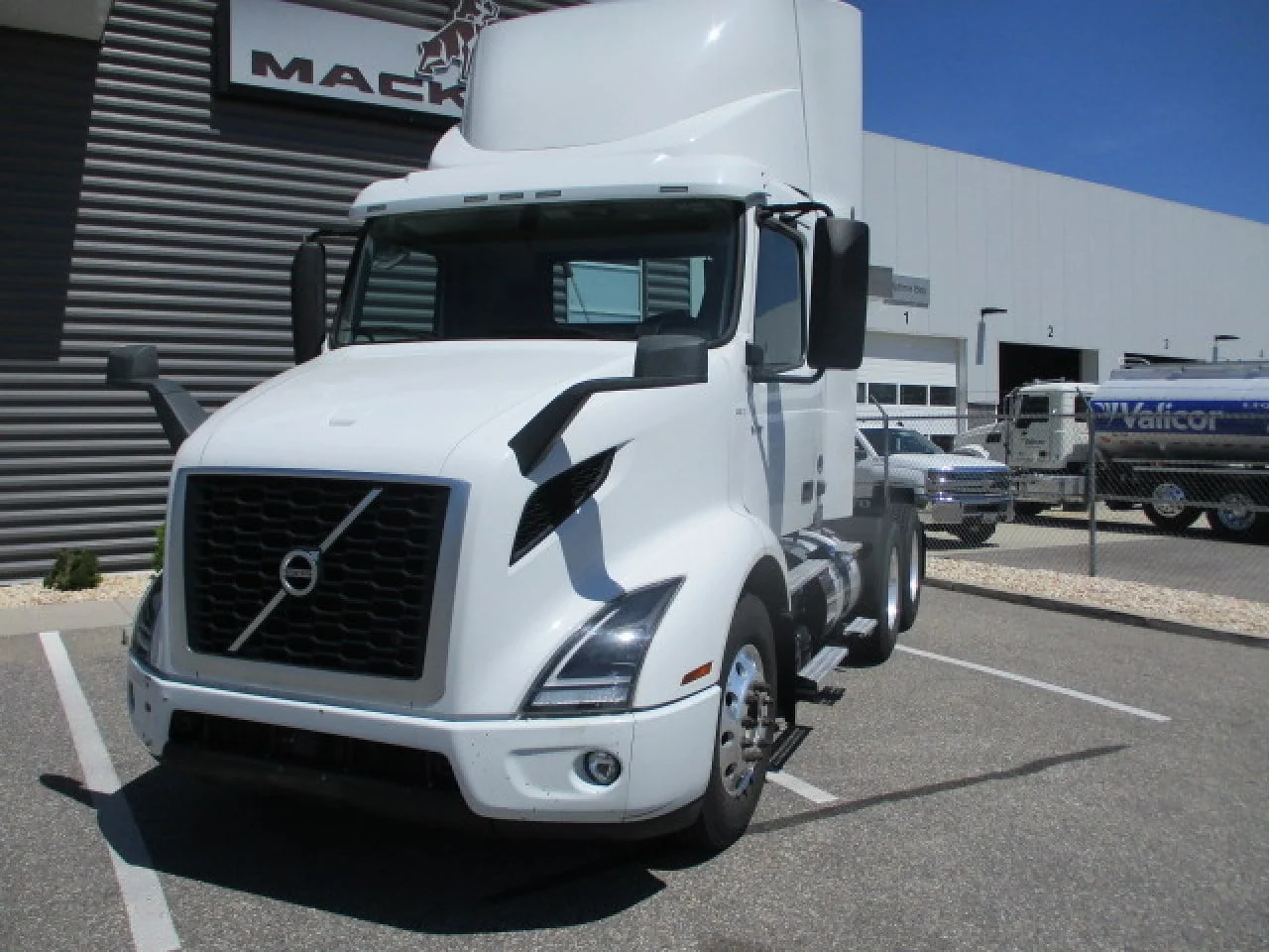 2020 Volvo VNR 640 in Hagerstown, MD