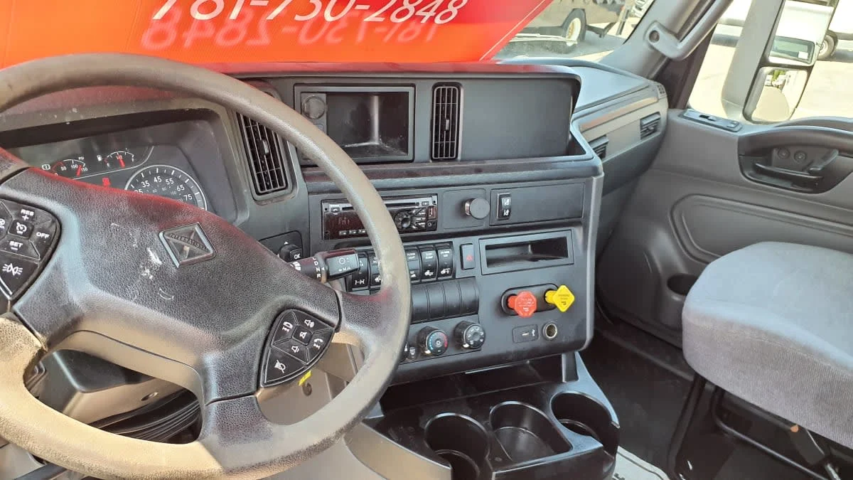 2020 International LT in Norwood, MA — photo 7