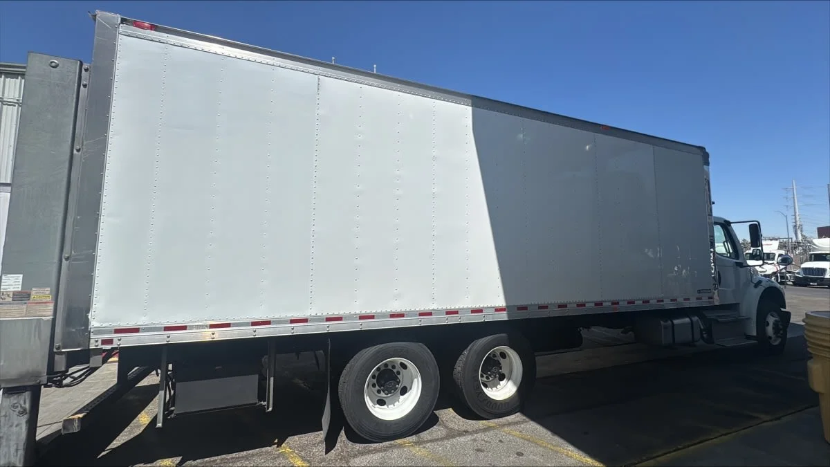 2016 Freightliner M2 106 in North Las Vegas, NV — photo 6