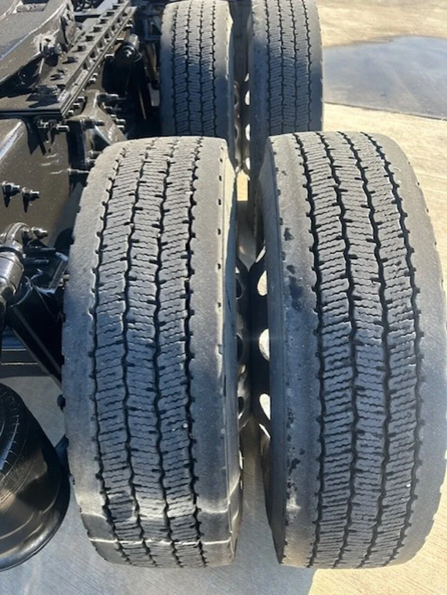 2025 Freightliner Cascadia - image 9