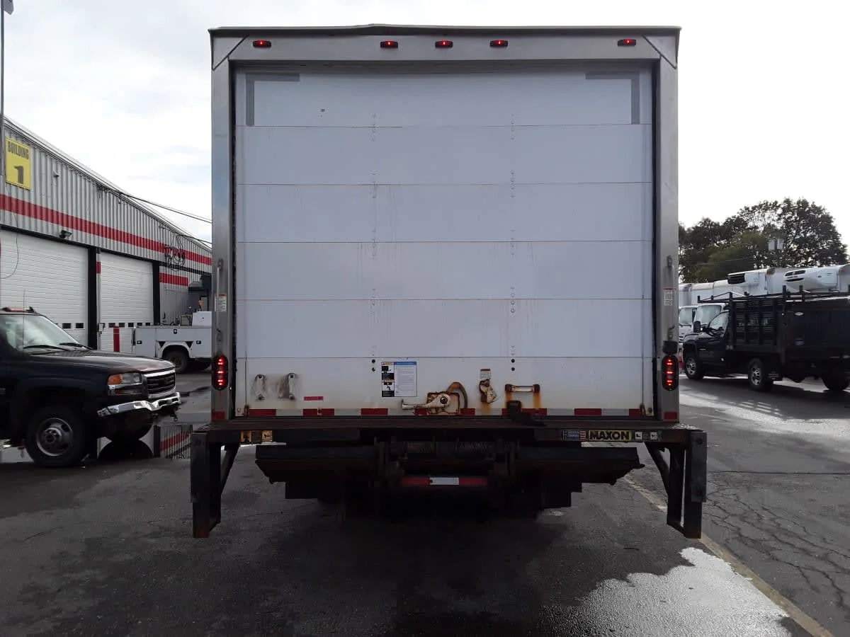 2018 Isuzu NQR - image 5