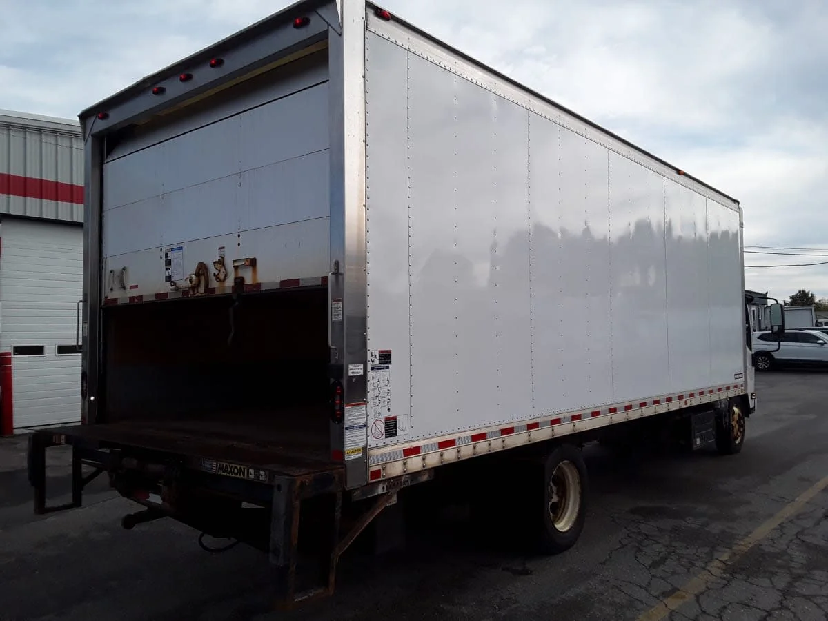 2018 Isuzu NQR - image 4