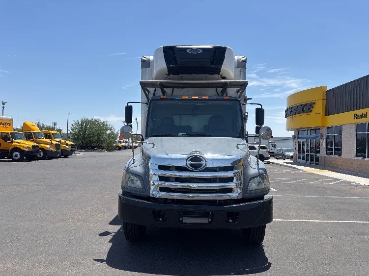 2020 Hino 268 in Phoenix, AZ — photo 2