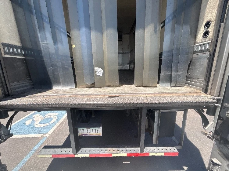 2020 Hino 268 in Phoenix, AZ — photo 10
