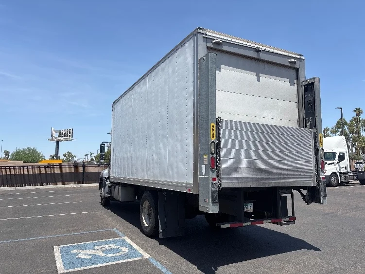 2020 Hino 268 in Phoenix, AZ — photo 6