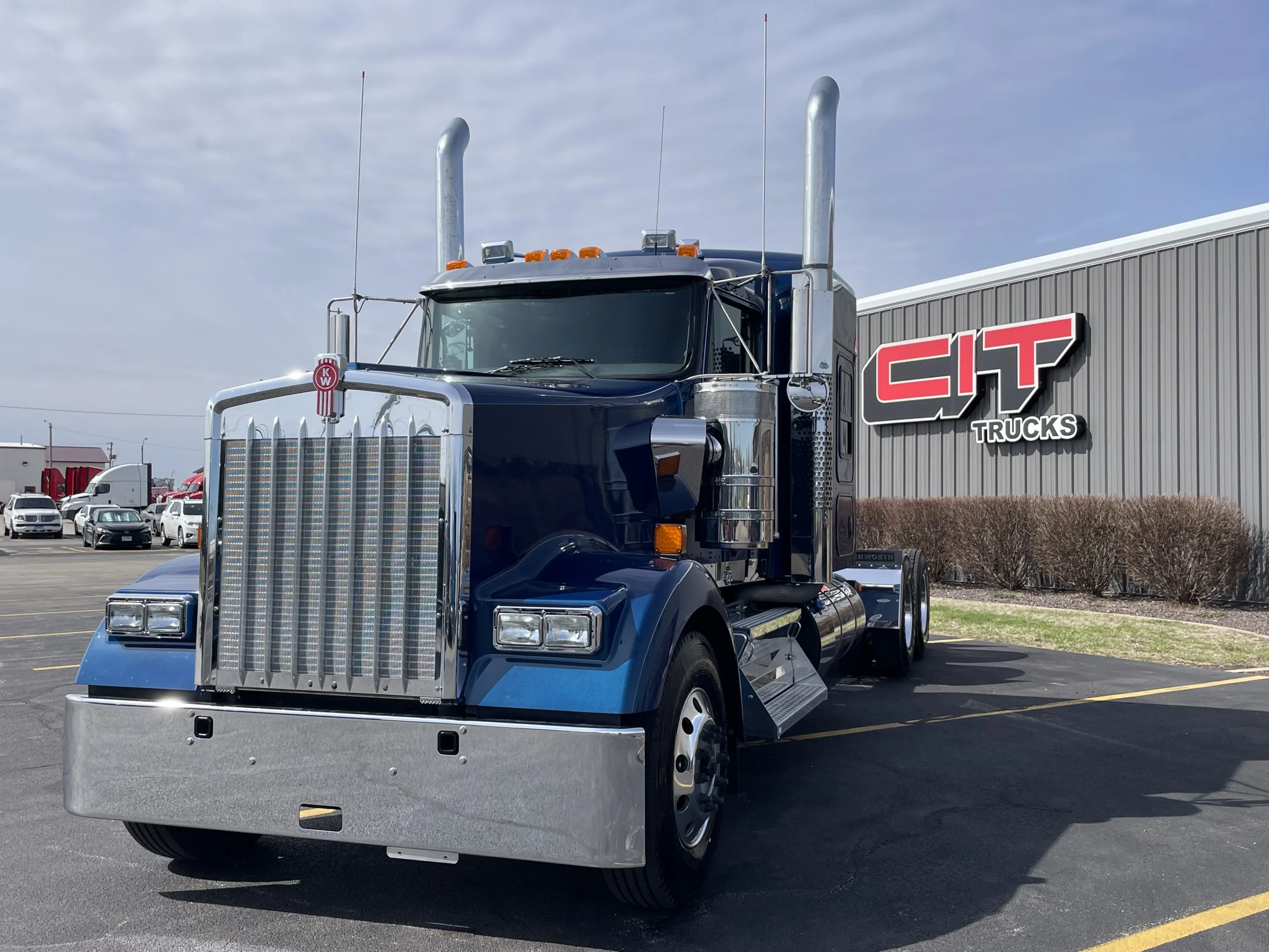 2027 Kenworth W900 in Normal, IL