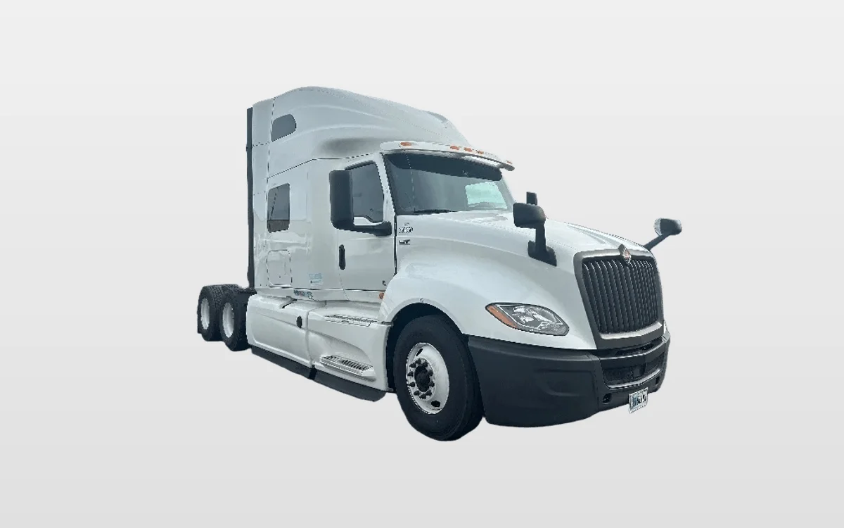 2020 International LT - image 1