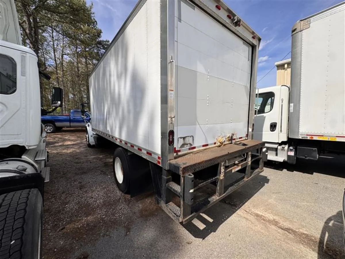 2018 Freightliner M2 106 in Ashland, VA — photo 6