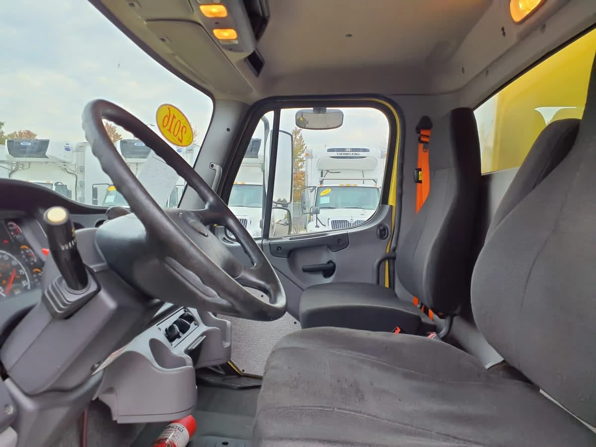 2016 Freightliner M2 106 in Bolingbrook, IL — photo 7