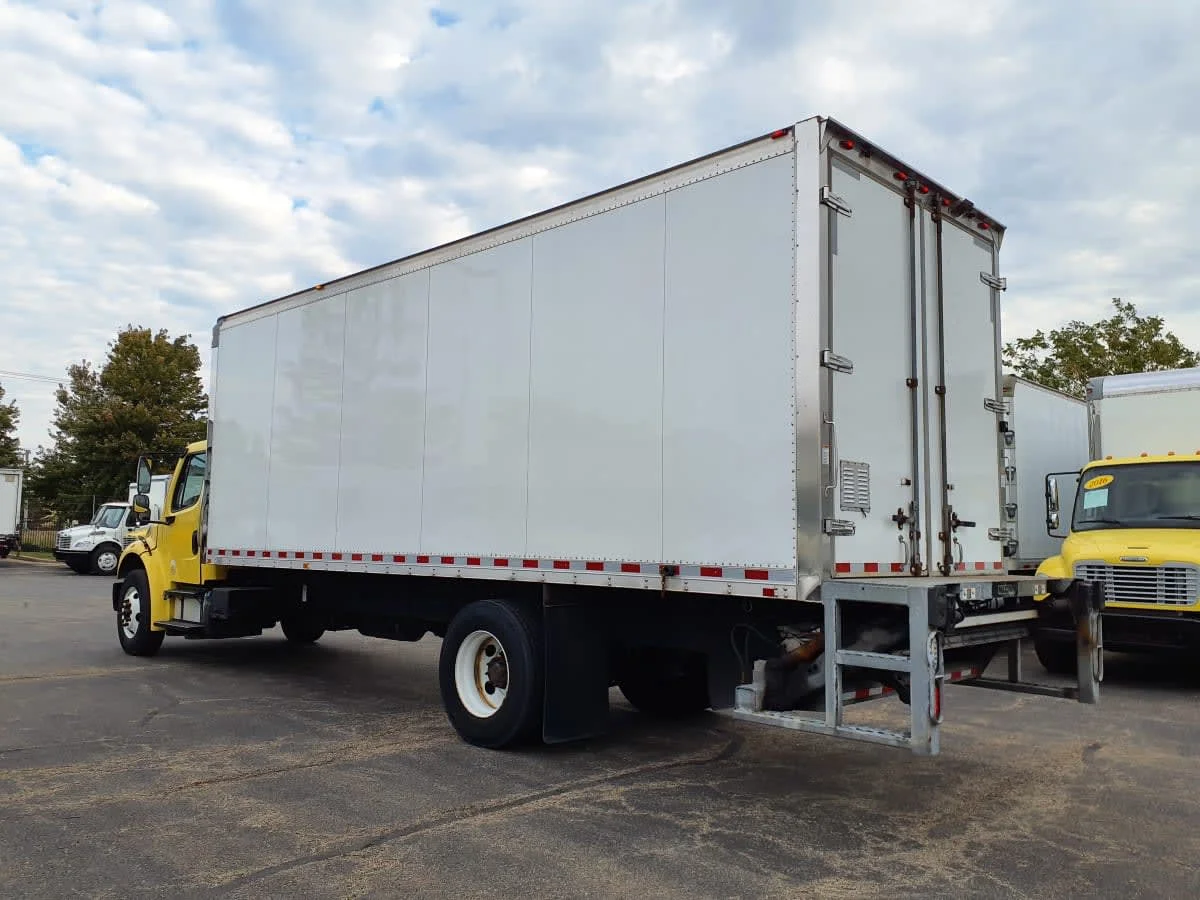 2016 Freightliner M2 106 in Bolingbrook, IL — photo 6