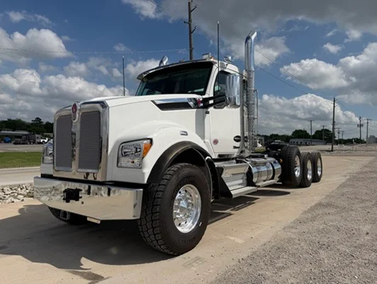 2027 Kenworth T880 in Raleigh, NC — photo 2