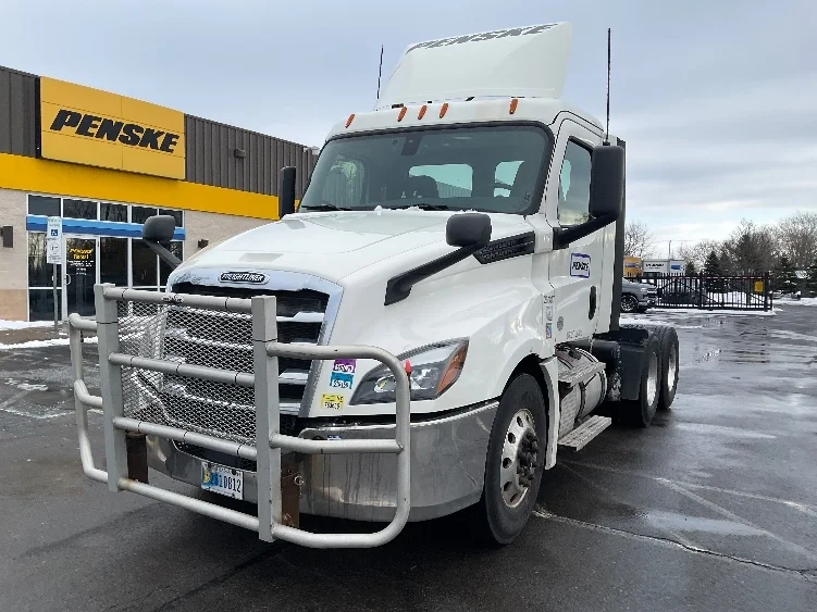 2019 Freightliner Cascadia in Rochester, NY — photo 3