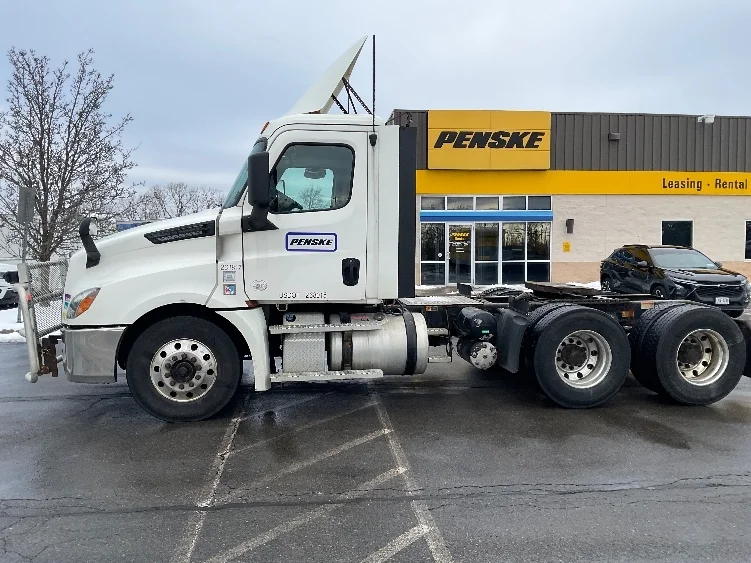 2019 Freightliner Cascadia in Rochester, NY — photo 4