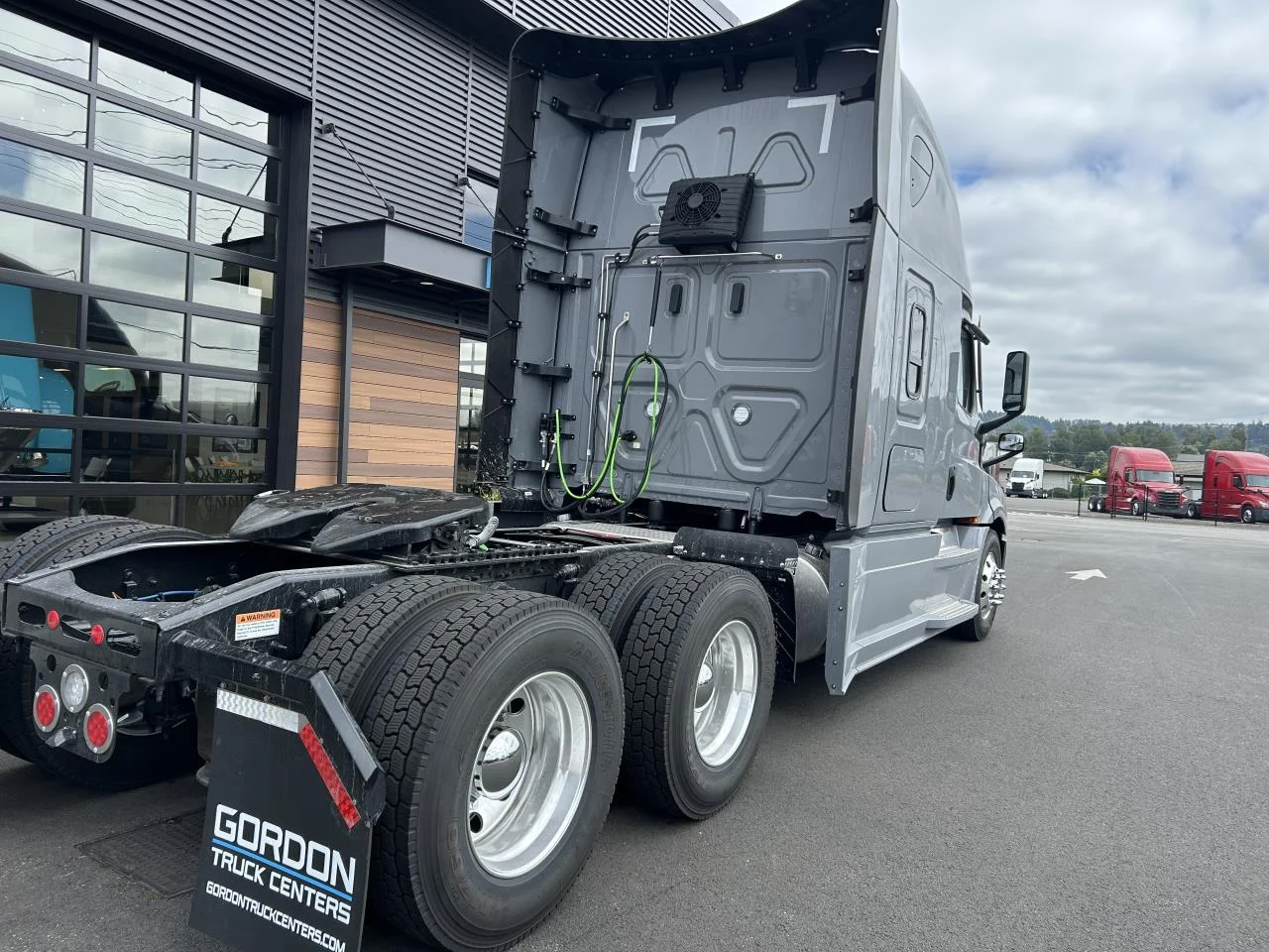 2027 Freightliner Cascadia in Pacific, WA — photo 5