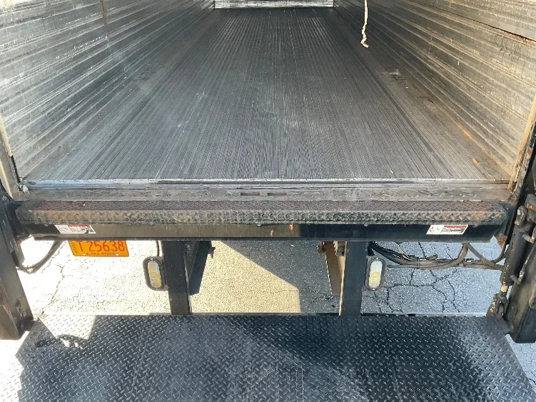 2016 Freightliner M2 106 - image 10