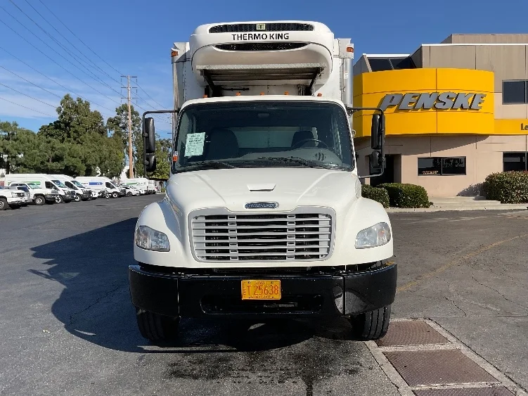 2016 Freightliner M2 106 - image 2