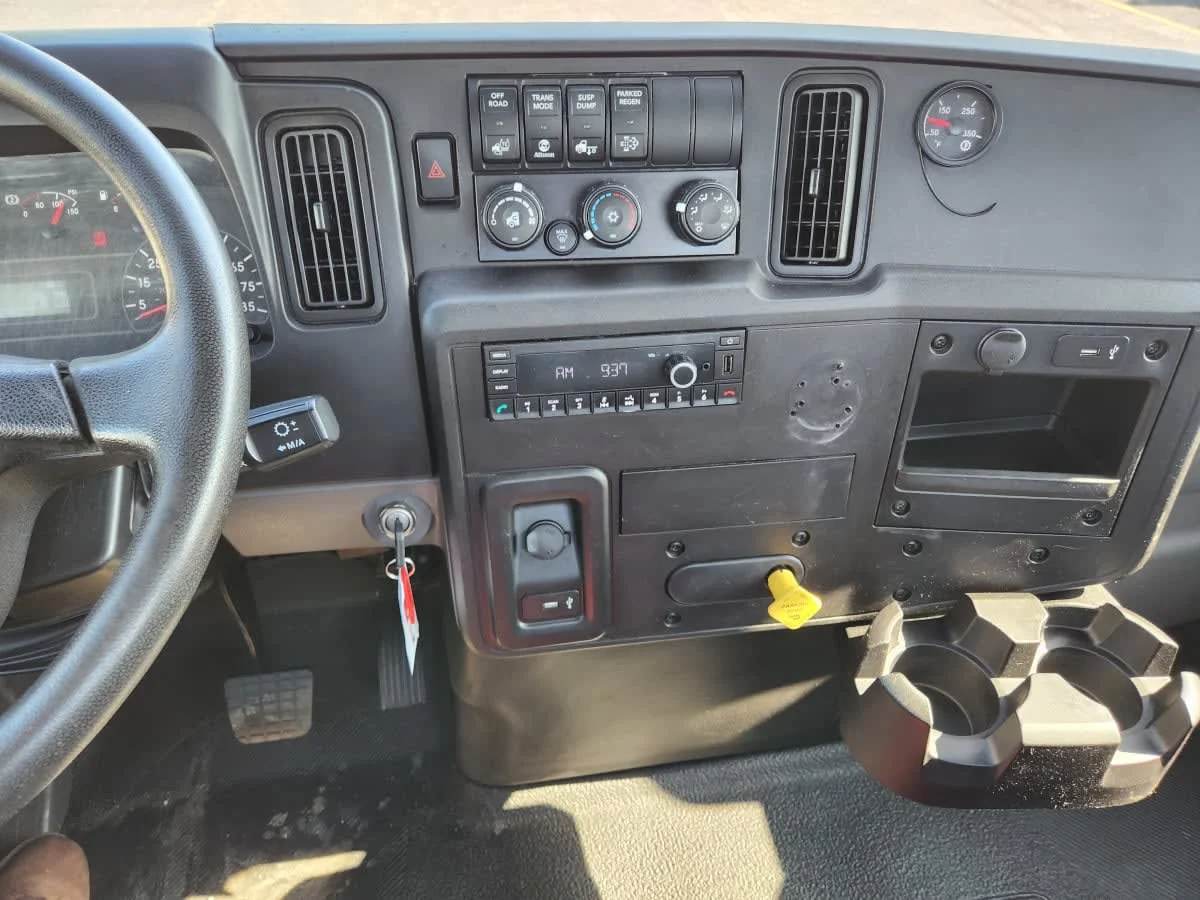 2021 International MV - image 11