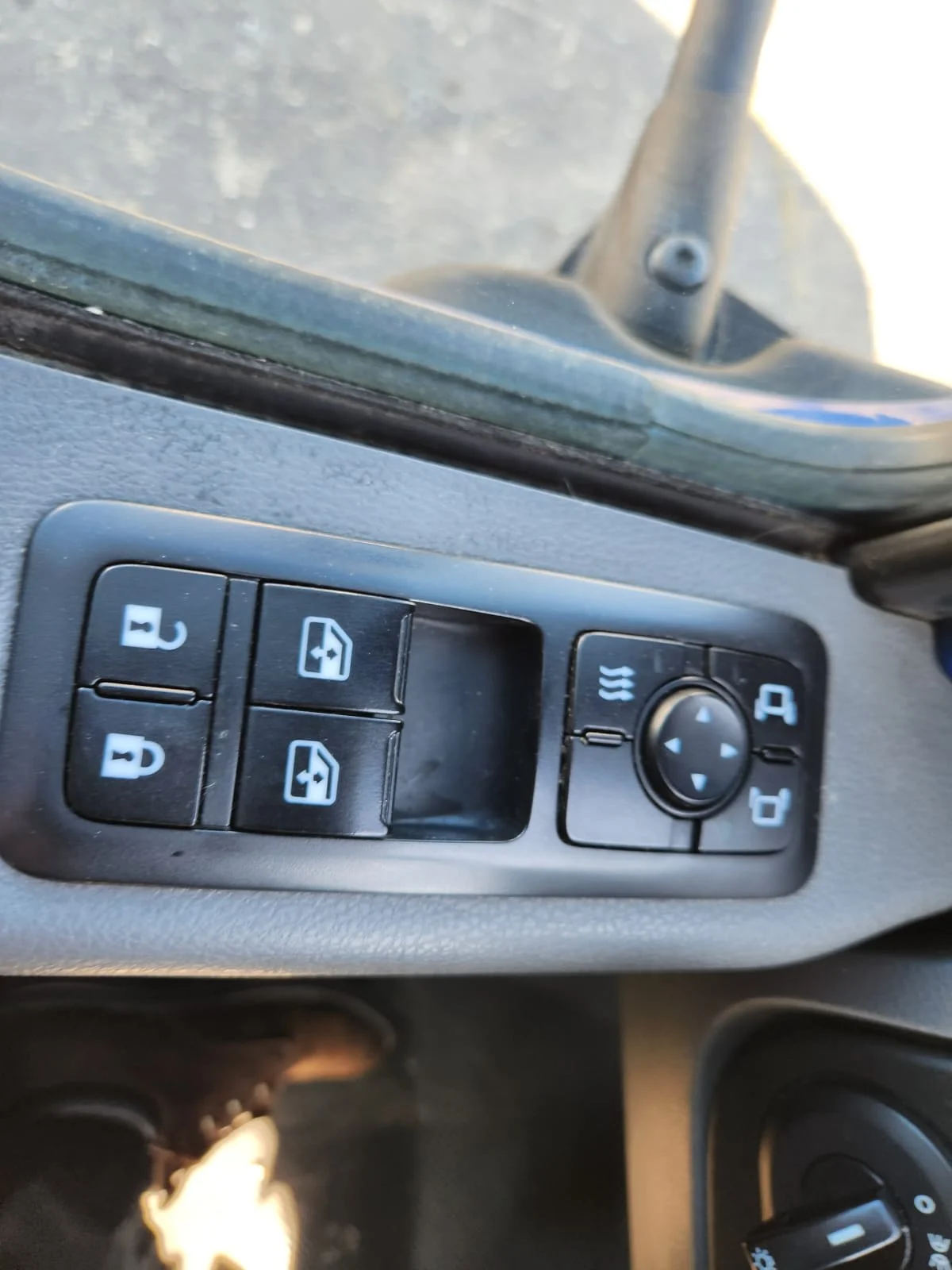 2021 International MV - image 13