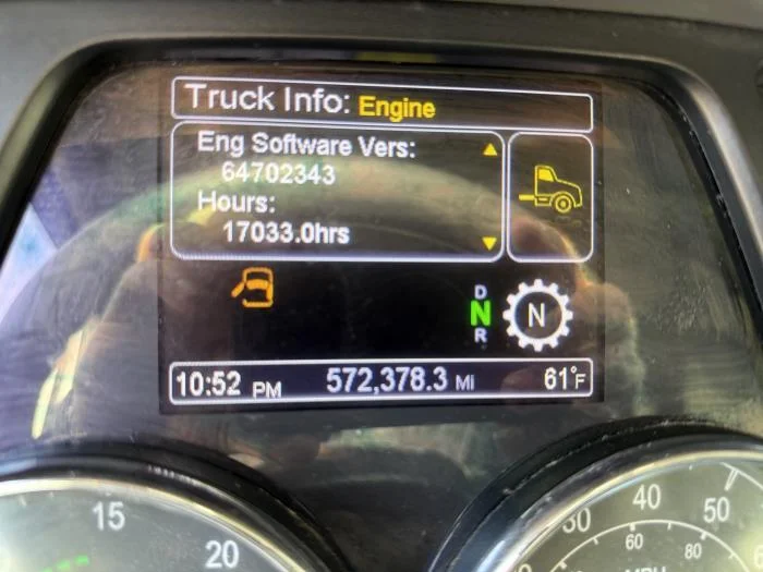 2022 Peterbilt 579 - image 13