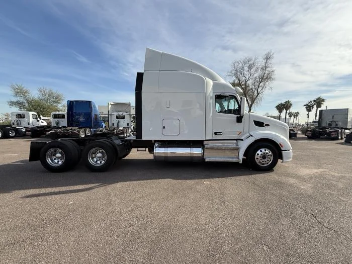 2022 Peterbilt 579 - image 7