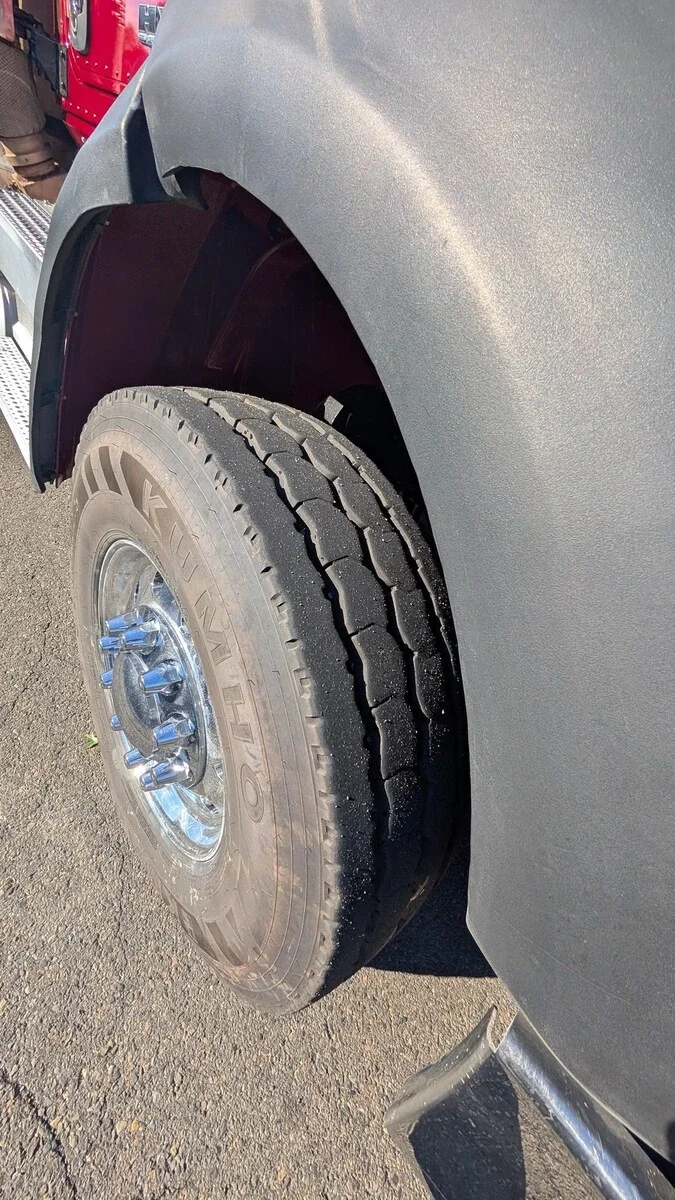 2019 International HX - image 13