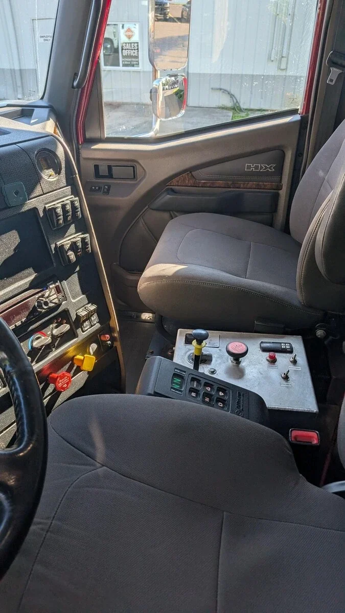 2019 International HX - image 23